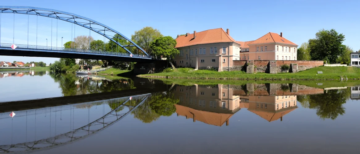 Blick auf Schloss Hoya an der Weser – Beitragsfoto Werbeagentur in Hoya“